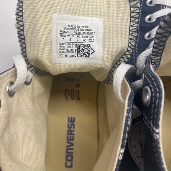 Converse Navy High Tops with White Details - Picture 7 of 8